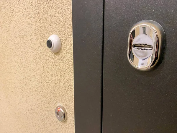 Nueva Puerta Entrada Metal Negro Con Campana Alarma Seguridad Con — Foto de Stock