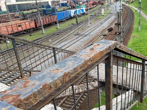 Vista Superior Diferentes Vagones Tanques Ferroviarios Ferrocarril Industrial Con Rieles — Foto de Stock