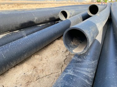 Soğuk su boruları için polietilen basınç boruları kurulum için kullanılır.