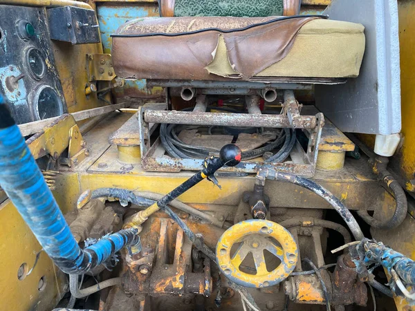 Assento Alavancas Controles Rolo Estrada Amarelo Velho Para Pavimentação Asfalto — Fotografia de Stock