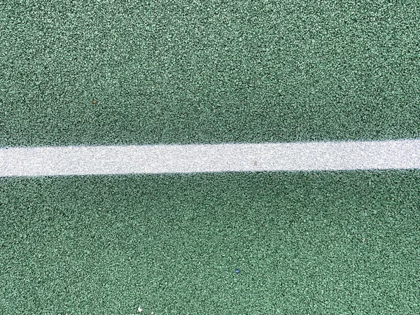 Grüner Gummibelag Eines Tennisplatzes Antitraumatische Sicherheitsplatte Auf Einem Trainingssportplatz Einem — Stockfoto