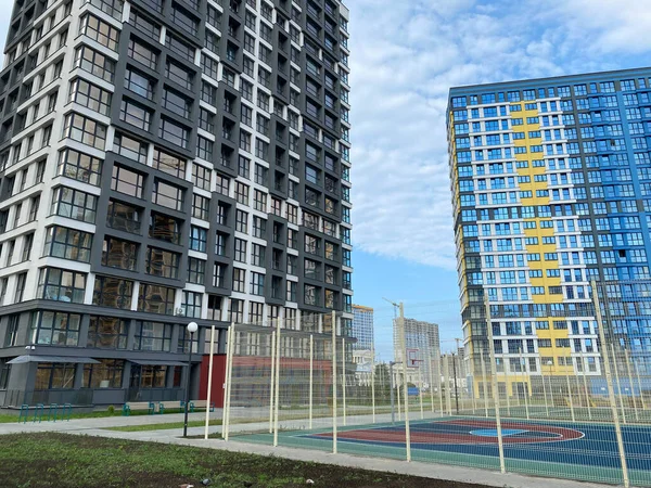 Новые Здания Новые Здания Современное Развитие Большого Города Высотным Плотным — стоковое фото