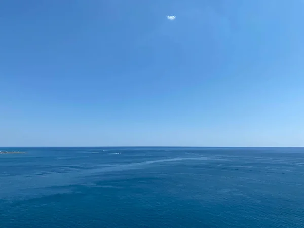 Oceano Atlântico Horizonte Mar Bela Paisagem Marinha Céu Azul Fundo — Fotografia de Stock