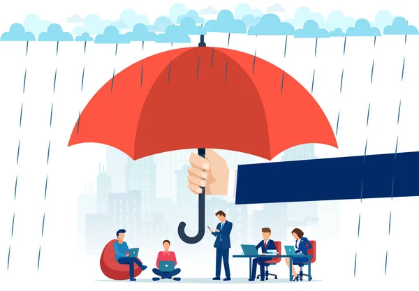 オフィスや家庭で働く従業員を守るために雨の中で大きな傘を持っている大ビジネスマンの手のベクトル — ストックベクタ