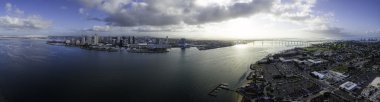 San Diego kenti yakınlarındaki Pasifik Okyanusu