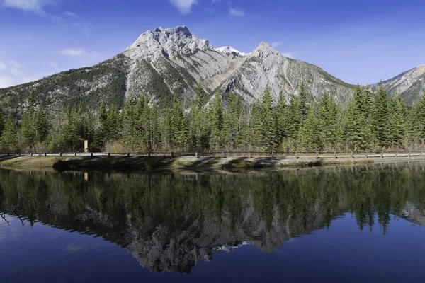 Estanque de Mount Lorrette — Foto de Stock