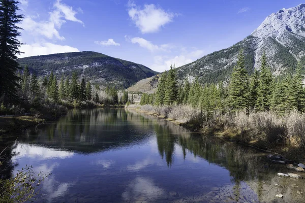 Mount Lorrette vijver — Stockfoto