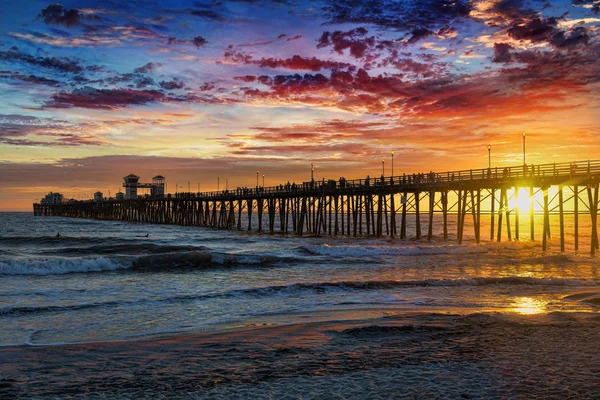 De houten pier in Oceanside — Stockfoto