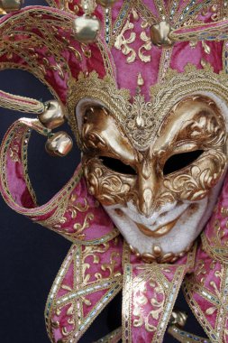 Güzel klasik maske