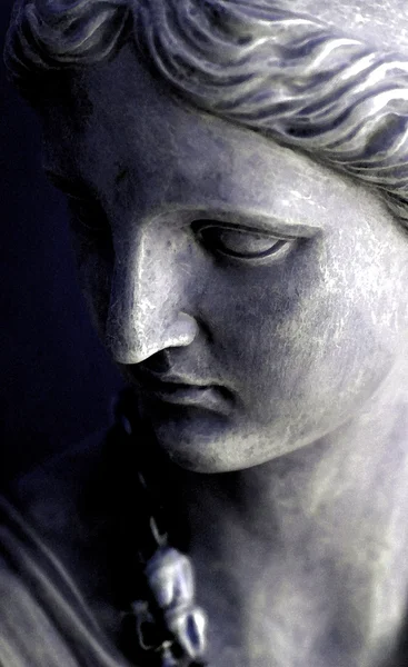 Beautiful Statue Of Woman — Stock Photo, Image
