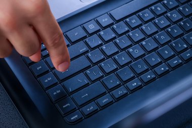 Notebook klavye tıklayarak