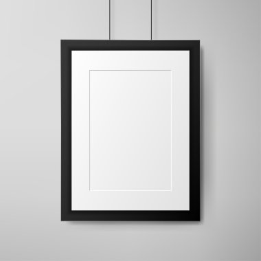 Duvarda siyah çerçeve