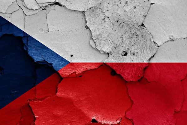 Flaggen Der Tschechischen Republik Und Polens Auf Rissige Wand Gemalt — Stockfoto