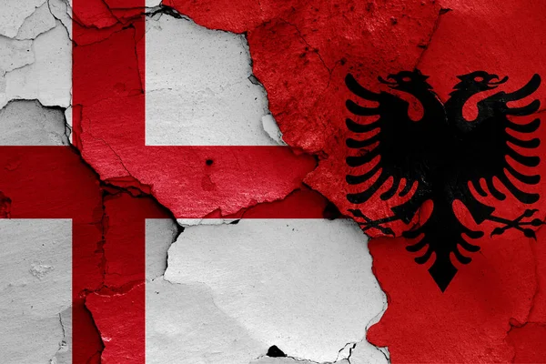 Bandiere Inghilterra Albania Dipinte Parete Incrinata — Foto Stock