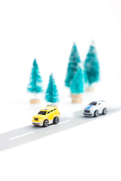 Two Small Cars Paper Road White Background Traffic Country Road — Stock Photo, Image