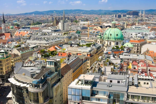 VIENNA, AUSTRIA - AUGUST 02, 2014: Aerial view of Vienna as seen from the Saint Stephan (Stephansdom) cathedral — Stock Photo, Image