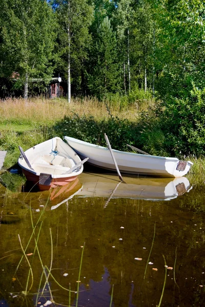 Twee boten op het meer, Finland — Stockfoto