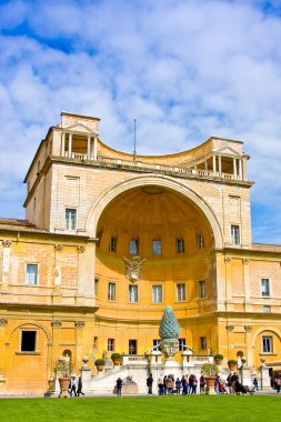 Vatikan - 23 Mart 2015: İnsanlar yürüyüşler gerekirdi, Vatikan Müzesi avlusunda