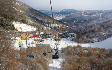Tzahkadzor, Ermenistan - 3 Ocak 2014: Görünüm popüler kayak ve İklim resort.