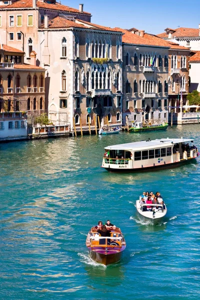 Canal Grande a Venezia. L'Italia vista da Ponte dell'Accademia — Foto Stock