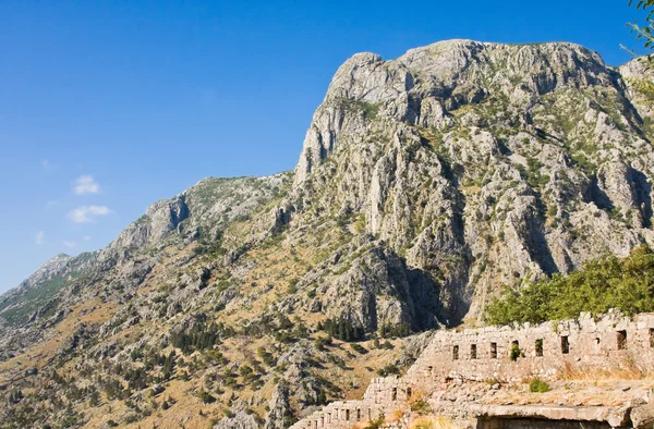 Montenegro, Kotor, gamla stan, gamla fästning — Stockfoto