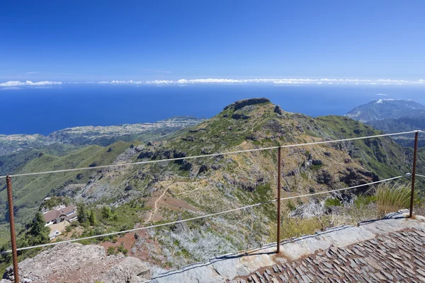 Na vrcholu pico ruivo hory, madeira — Stock fotografie