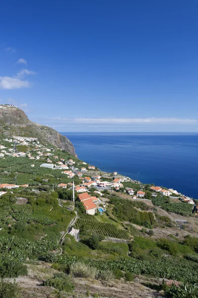 Madeira (Portugalsko) Zelená jižní pobřeží — Stock fotografie