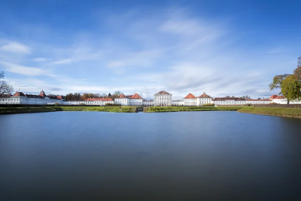 Castillo de Nymphenburg en Munich, Alemania. Largo tiempo de exposición tiro . —  Fotos de Stock