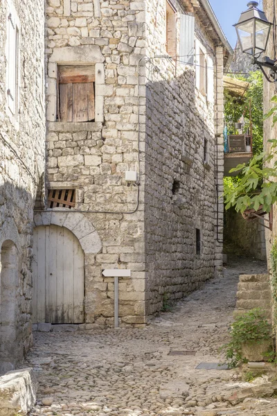 Ulička v Montelimar, Francie (Ardeche okres) — Stock fotografie