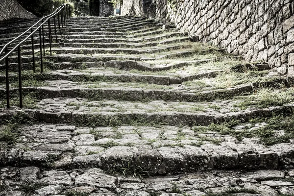 Escadaria medieval, vista no sul da França — Fotografia de Stock
