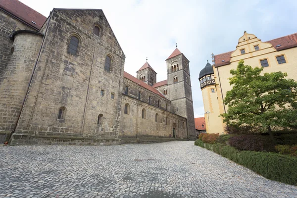 De kerk van de Stiftskirche in Quedlinburg, Duitsland — Stockfoto