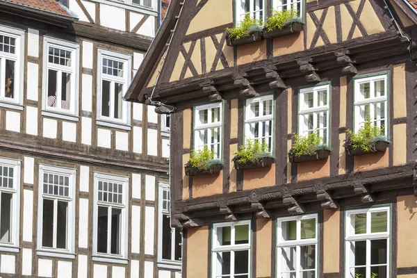 在奎德林堡小镇，德国的砖木房屋立面 — 图库照片