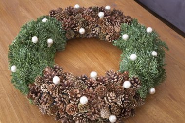 Advent çelenk ahşap yüzeye