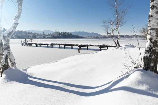 Lac Kirchsee en Bavière, Allemagne, en hiver — Photo