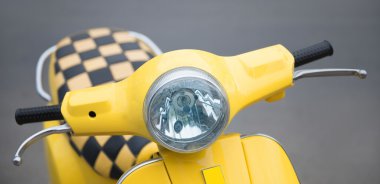 Taksi olarak eski sarı scooter