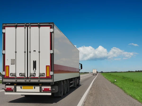 Container op de grote highway.transport ladingen — Stockfoto