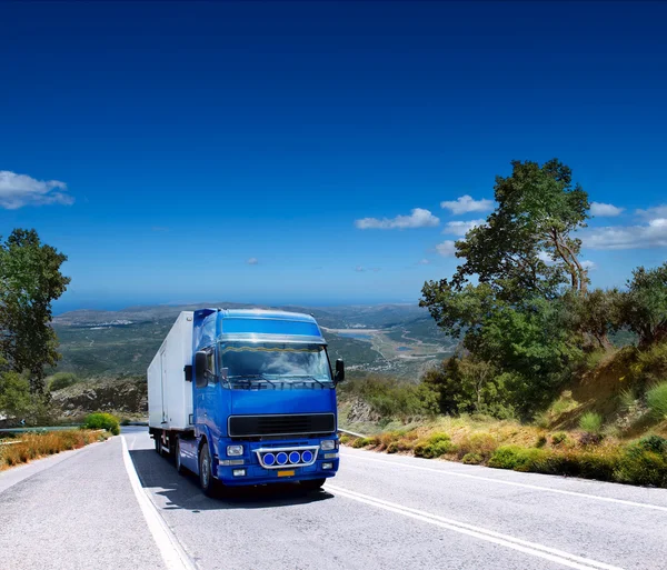 Caminhão na estrada — Fotografia de Stock