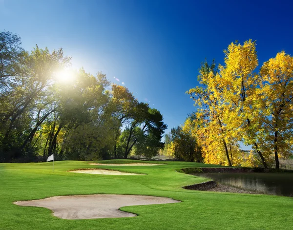 Herbstlandschaft. Golf — Stockfoto