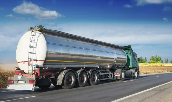 Stora bränsle gas tanker — Stockfoto