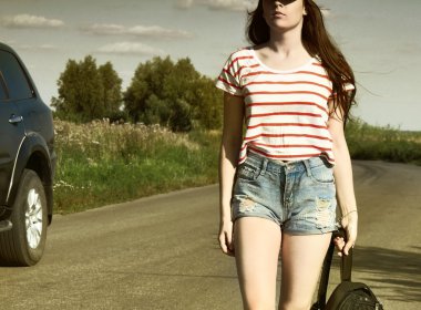 Otostop çekiyordum.