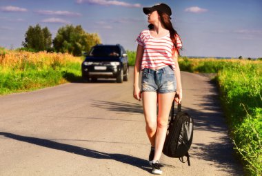 Otostop çekiyordum.