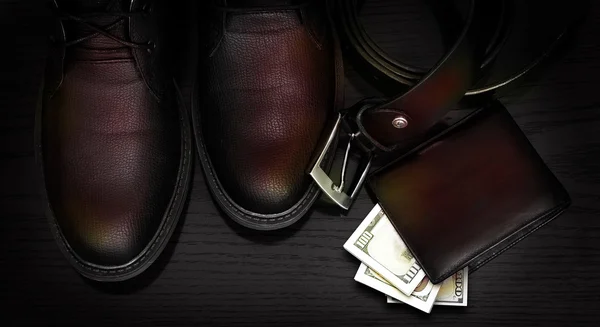 Cinturão e sapatos. Olhar de negócios . — Fotografia de Stock