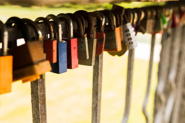 Symbol Love Padlocks Bridge Railing — Stock Photo, Image