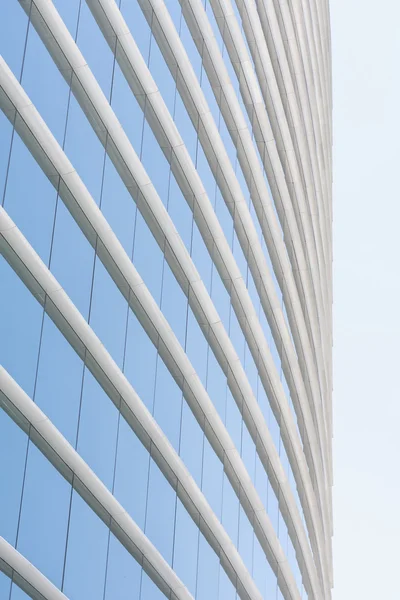 Pared de cristal azul del edificio de oficinas —  Fotos de Stock