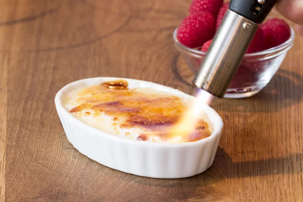 Katalan krem beyaz kase ahşap tablo