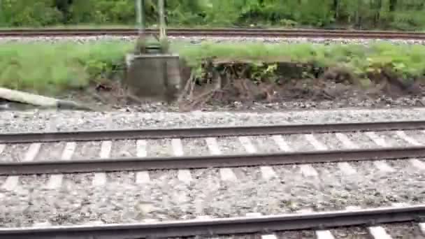 Движущиеся железнодорожные пути — стоковое видео