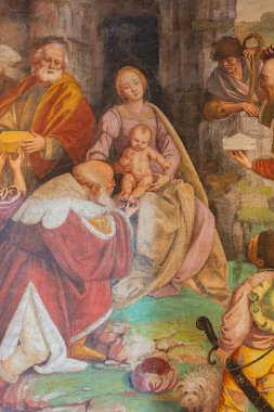 Milan, İtalya 22 Mart 2020. Pinacoteca di Brera 'da sergilenen tarihi dini tablo Bakire Meryem' in doğuş sahnesini, bebek İsa 'yı ve klasik kutsal bir kompozisyonda çevreleyen figürleri tasvir ediyor..