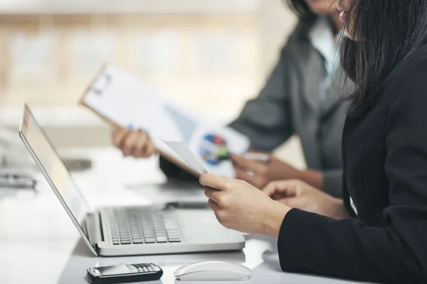 Trabajo en equipo amistoso — Foto de Stock