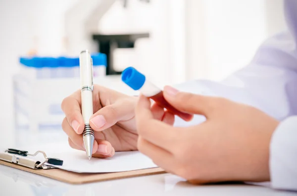 Scientist in research lab — Stock Photo, Image