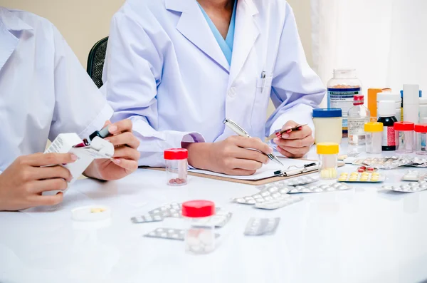 Pharmacists working in office — Stock Photo, Image